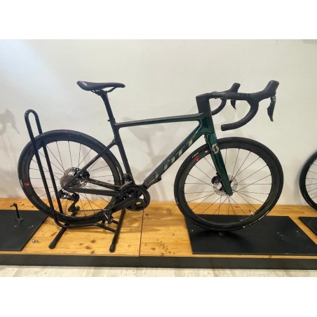 Bici da Strada Scott Addict 2023 con ruote da 40